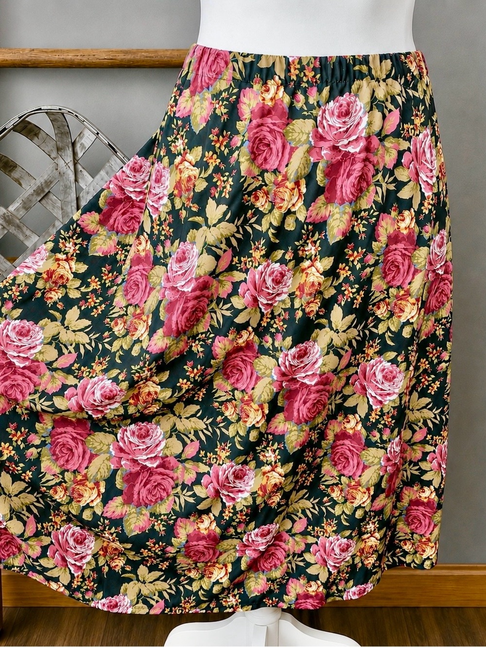 1980s Vintage Women’s Plus Size Floral Cottagecore Skirt Sz 22 Made in USA